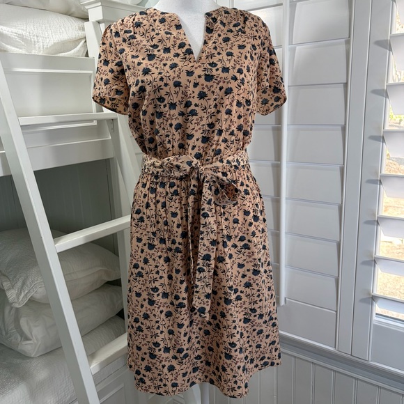 LOFT Dresses & Skirts - LOFT Floral Dress